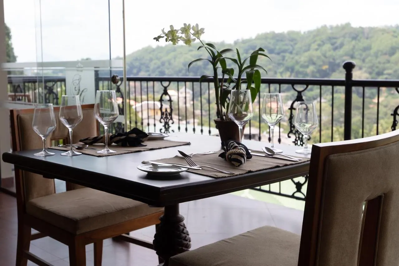Kings Ridge Kandy Hotel